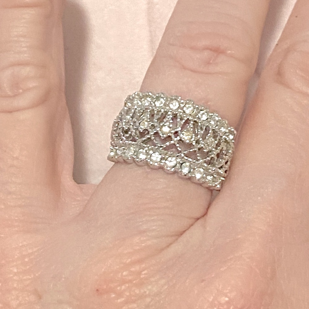 🩷PRETTY FAUX COCKTAIL RING